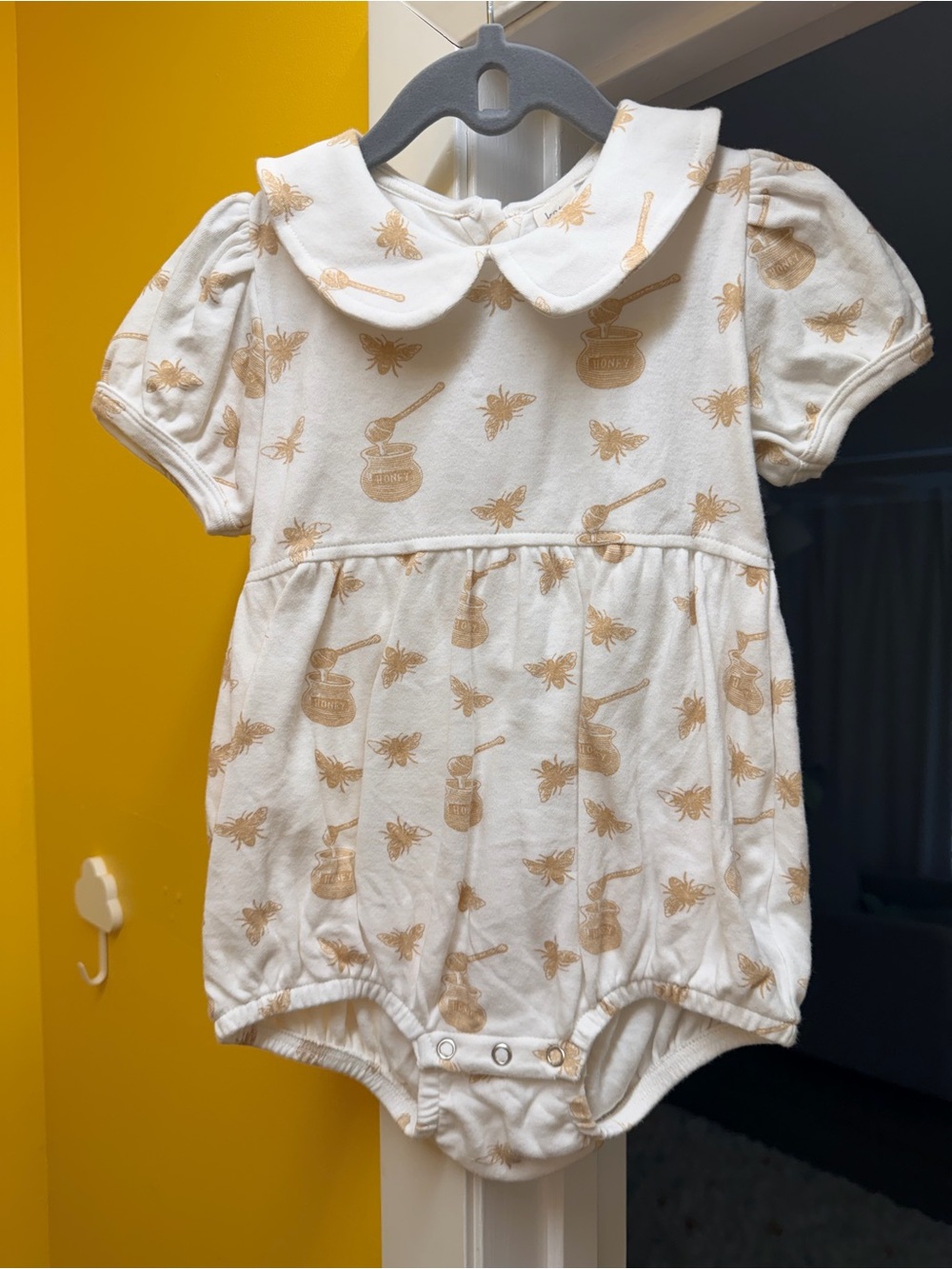 Kate Quinn Cream Honey & Bee Print One-Piece Romper